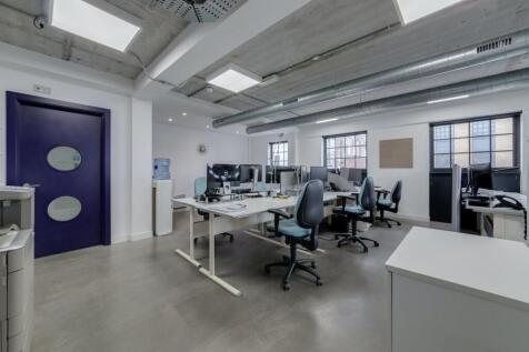 OFFICE 11.jpg