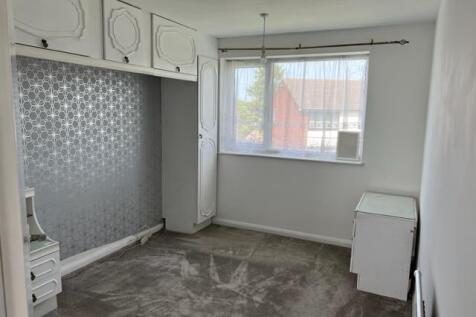 BEDROOM.jpg