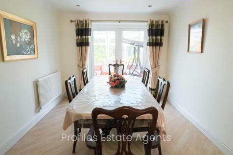 Separate dining room (rear)