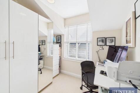 Bedroom/Office
