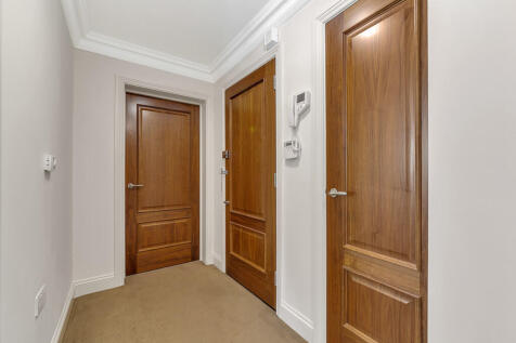 Cobham flat B-13