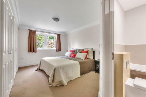 Cobham flat B-7