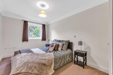 Cobham flat B-11