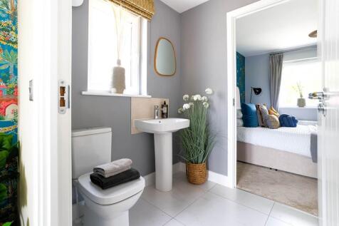 Bedroom 2 &amp; 3 share an en suite