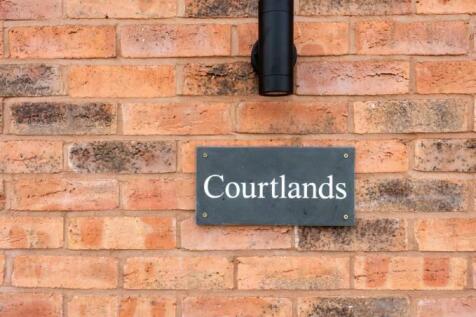 Courtlands_015 (Small).jpg