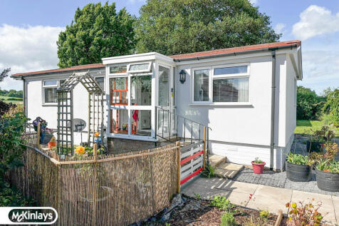 2 Bedroom Park Home for Sale