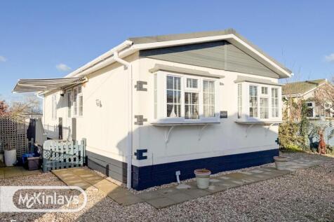 2 Bedroom Park Home for Sale