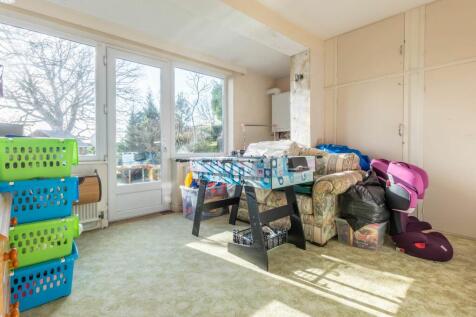 SNUG/BEDROOM