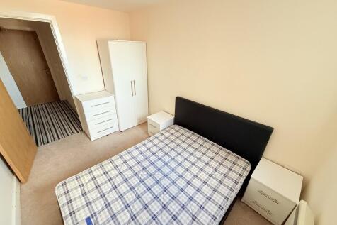 Bedroom Pic 2
