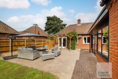 Alfresco Dining