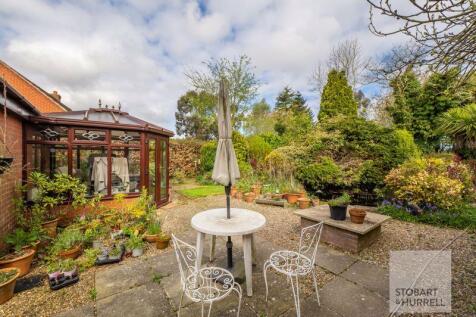 Dining Alfresco