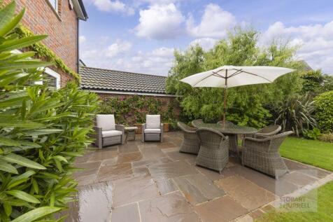 Alfresco Dining