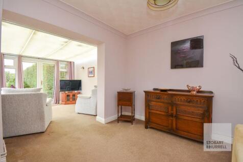 Lounge to Garden Room 