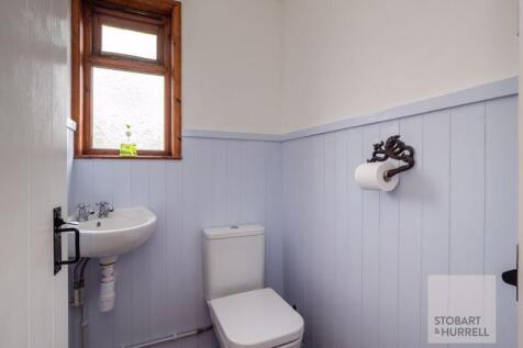 Barron Lodge Cloakroom