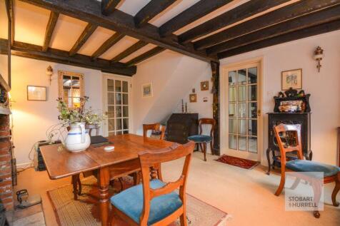 Dining Room to Kitchen 