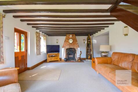 Lounge with Fireplace 