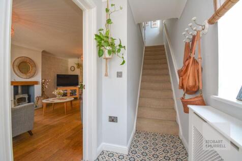 Hallway to Lounge 