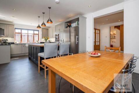 Kitchen &amp; Dining