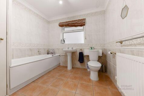 1st Floor Bathroom