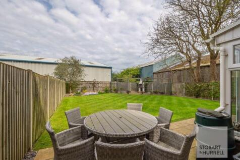 Dining Alfresco