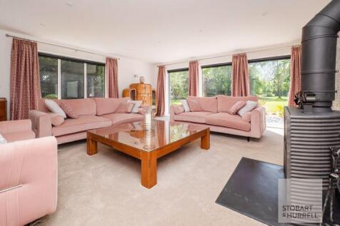 Lounge Outlook