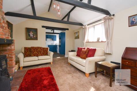 Lounge to Kitchen 