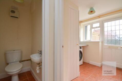 Annexe WC and Entrance 
