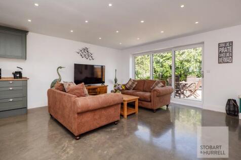 Lounge Outlook