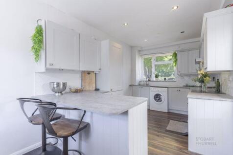 Kitchen Breakfast Bar