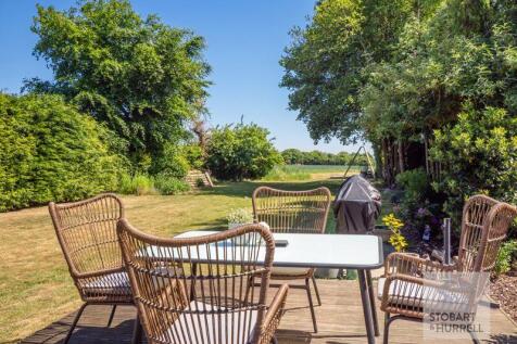 Alfresco Dining