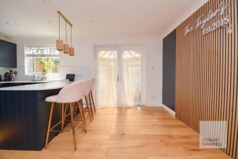 Dining Area to Conservatory 