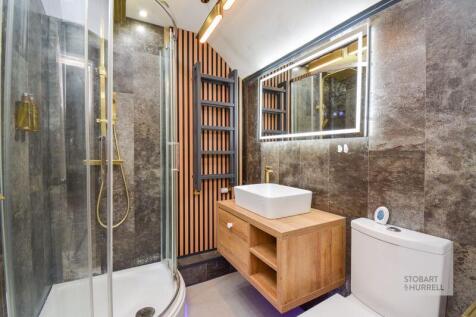 En-Suite to Bedroom 1 