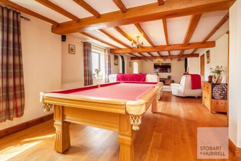 Lounge Dining