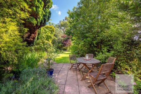 Alfresco Dining