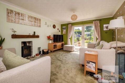 Lounge To Garden