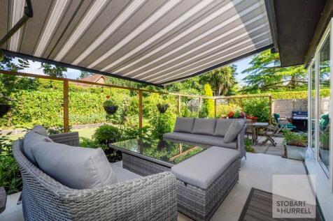 Alfresco Dining
