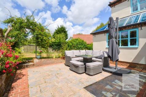 Alfresco Dining