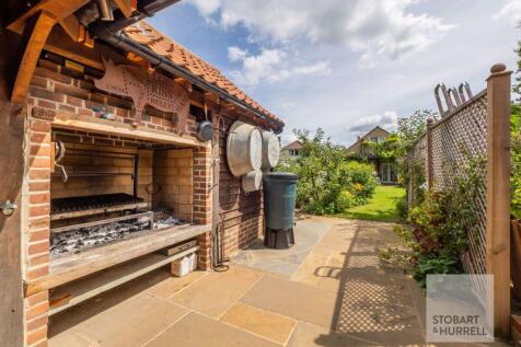 Alfresco Dining