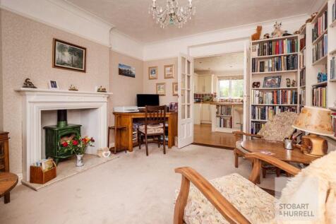 Snug To Kitchen