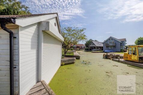 Boat House Oulook