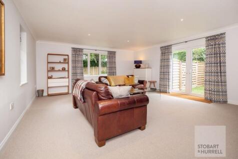 Lounge Outlook
