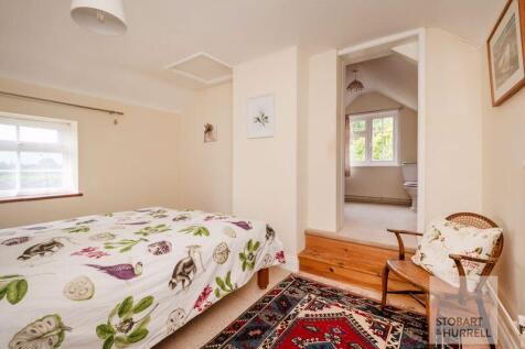 Bedroom To En-Suite Cloakroom