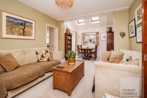 Lounge Dining