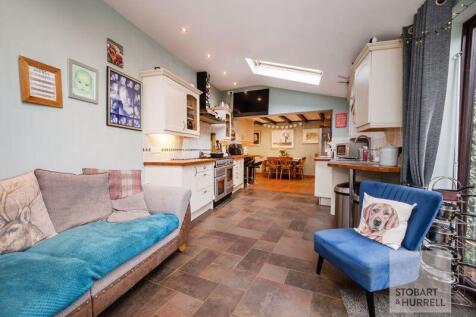 Snug To Kitchen
