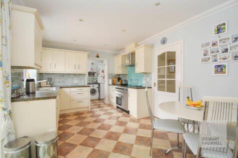 Kitchen to Utility 