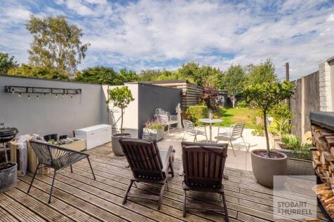 Alfresco Dining