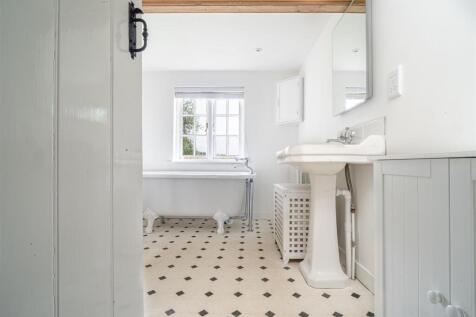 Elm Cottage Bathroom.jpg