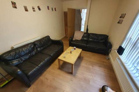 Living room (2)