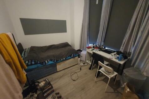 Bedroom 1 (1)