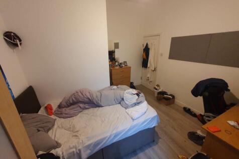 Bedroom 2 (2)